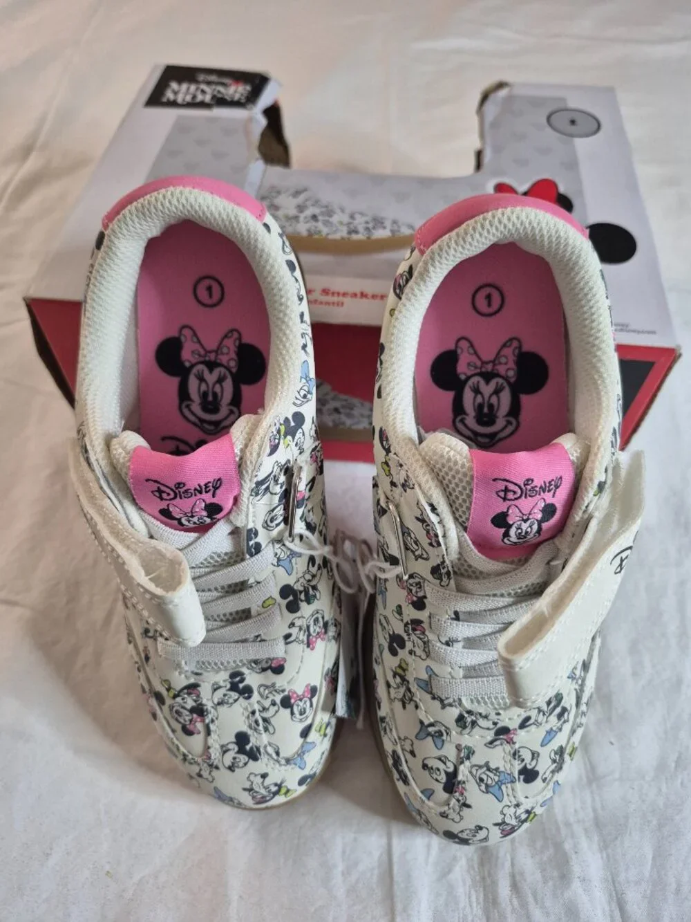Disney Minnie And Friends Children’s Character Sneakers Size: 1,  NWB